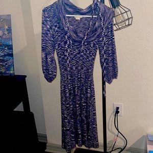 Absolutely adorable soft sweater dress w tie waist. Looks great knee-high boots